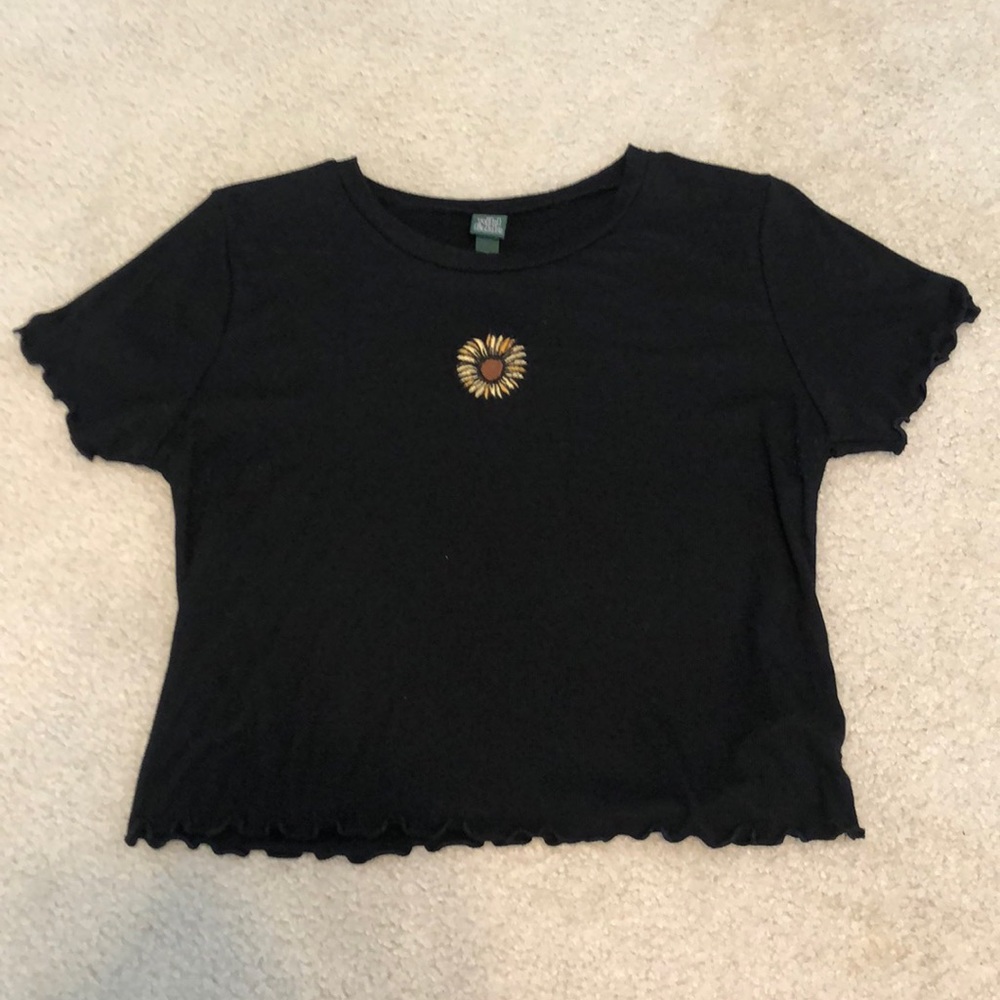 XL Black crop top with Sunflower on chest